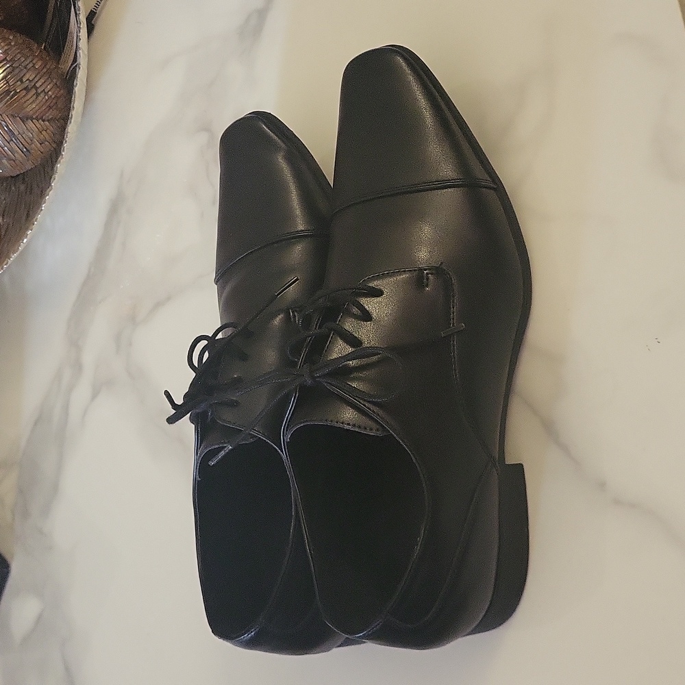 Shoes - Picture 2 of 5